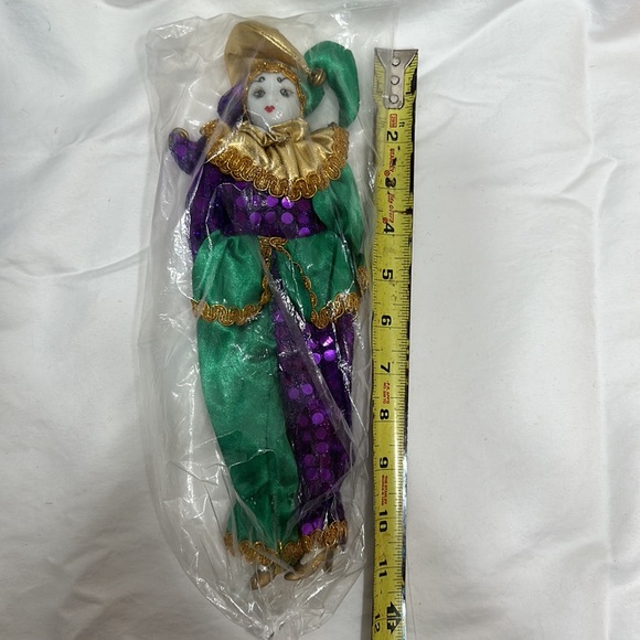 Mardi Gras Jester clown doll - Picture 6 of 6